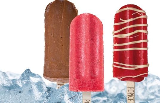 Drei Eissorten am Stil