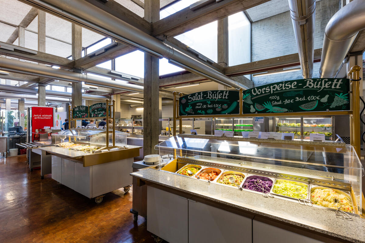 Salad buffet in the canteen in Vaihingen