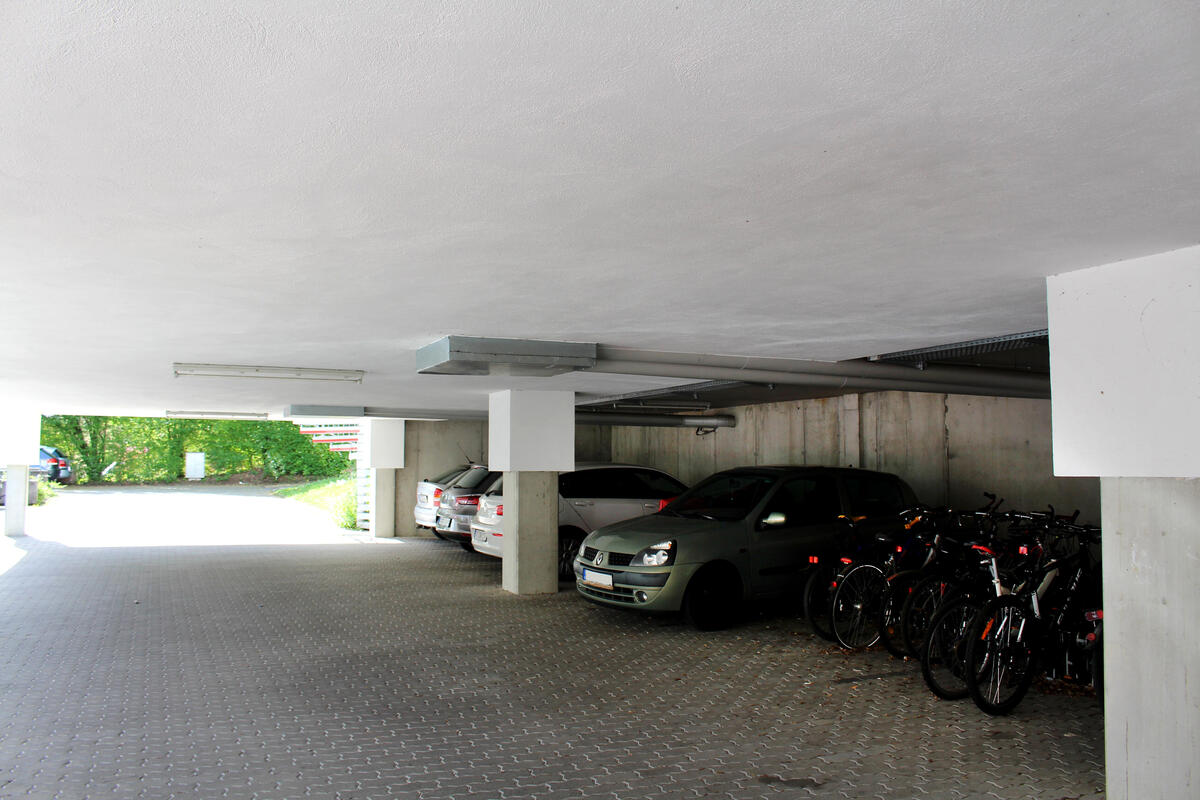 Garage der Wohnanlage im Goerdelerweg