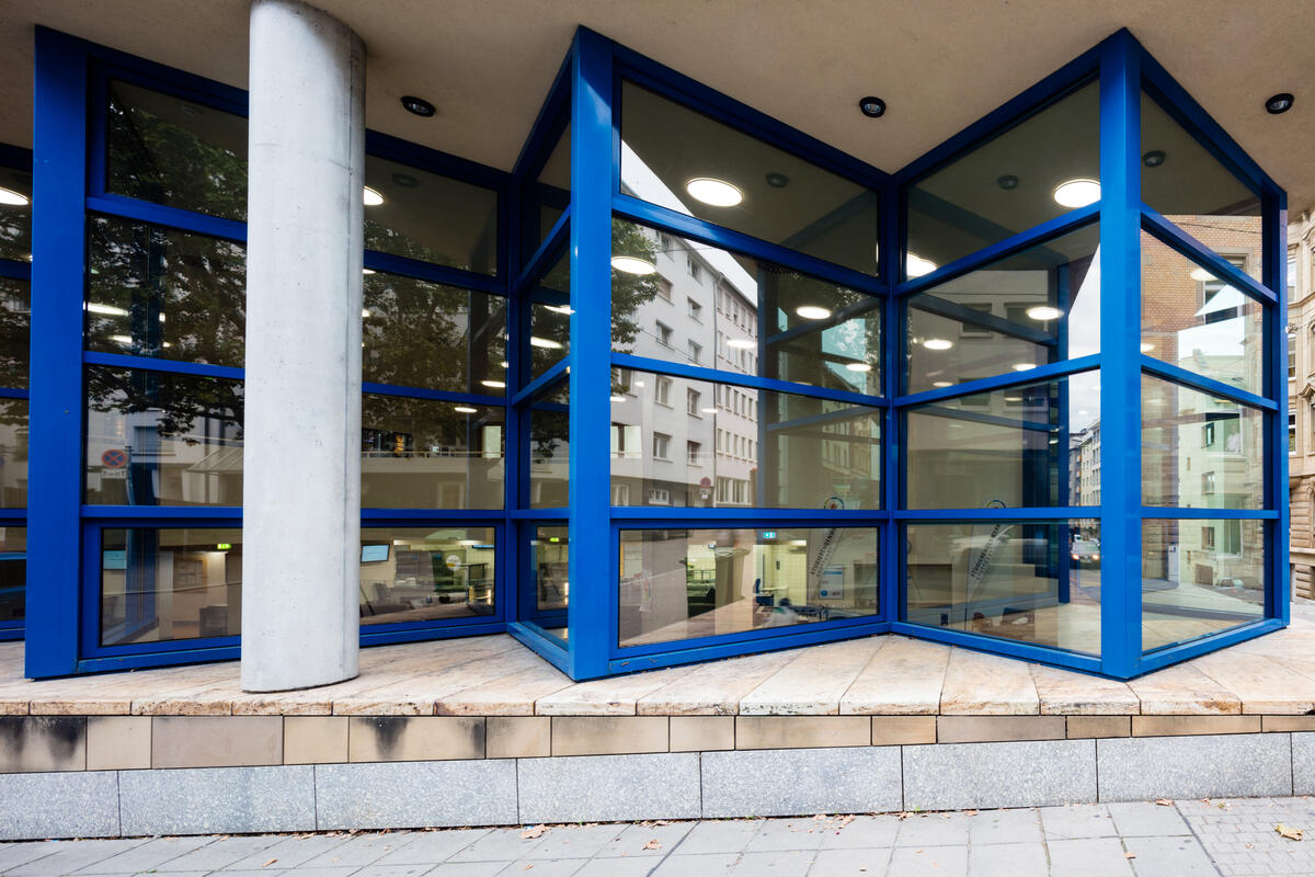 Exterior view of windows of the Mensa Musikhochschule