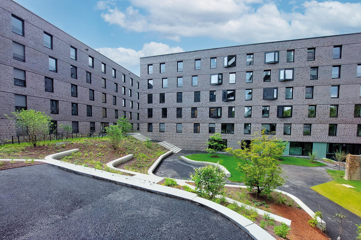 Inner courtyard of Königsallee with a view of the residential building